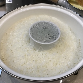 無洗米の7倍粥、鍋で同時に炊飯